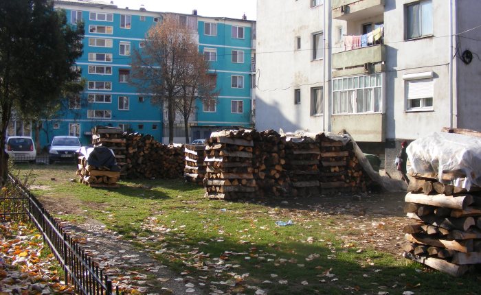 În țara caloriferului lui Marga, românii au descoperit soba de la&nbsp;bloc