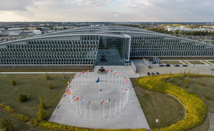 Europa care se reînarmează și fantoma unei „armate europene”: lecția uitată a Comunității Europene a&nbsp;Apărării